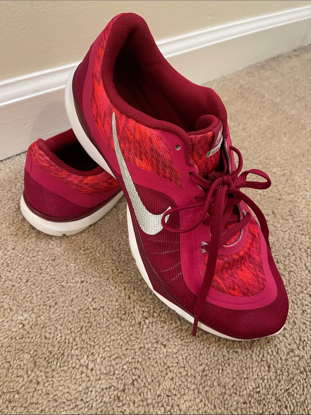 Nike Women's Pink /Burgundy Nike Training Flex TR 6 Sneakers size 9 1/2